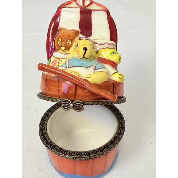 Three Mice In A Tub Porcelain Hand Painted Decorative Figurine Trinket Box - Picture 6 of 8